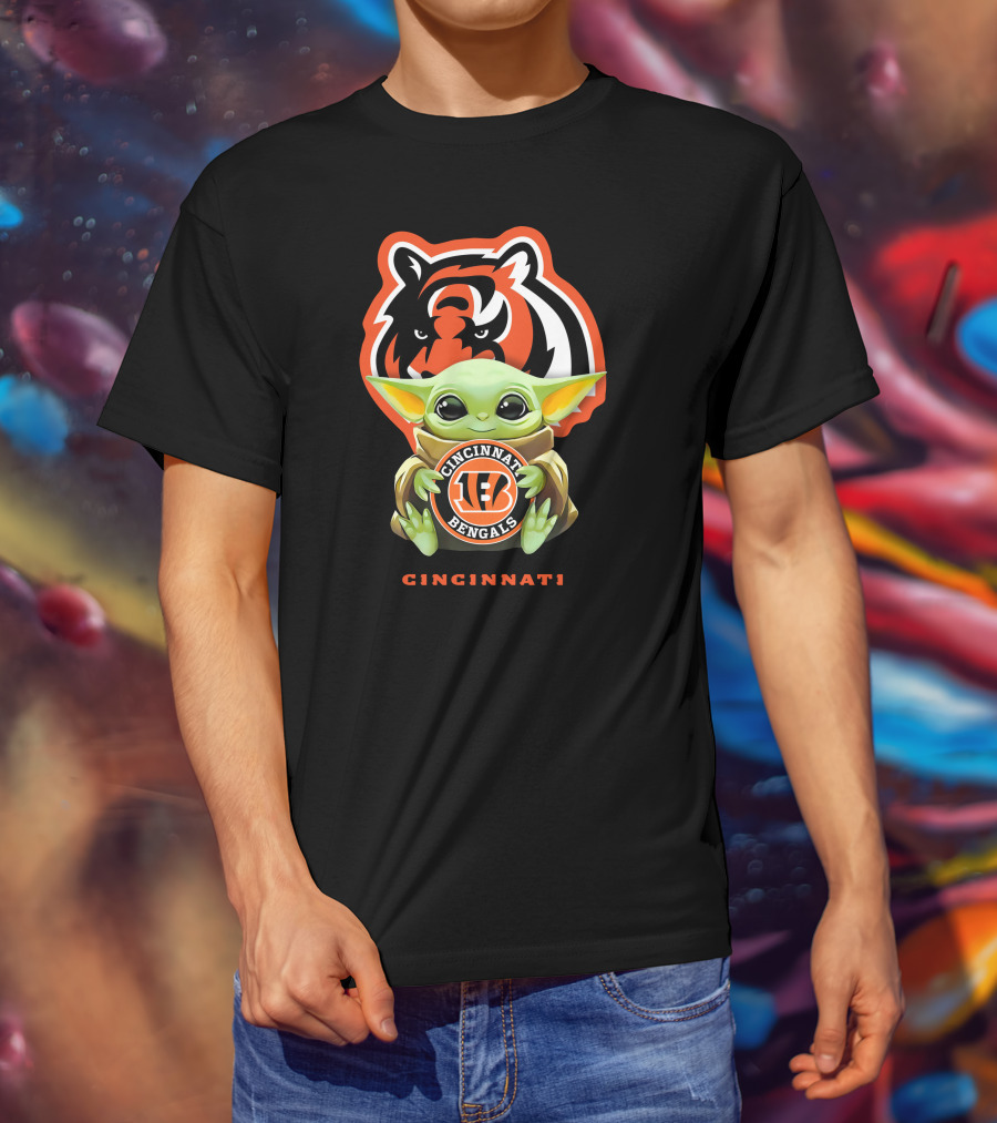 Cincinnati Bengals Baby Yoda Hugging Team Logo With Tiger Head Background T-Shirt