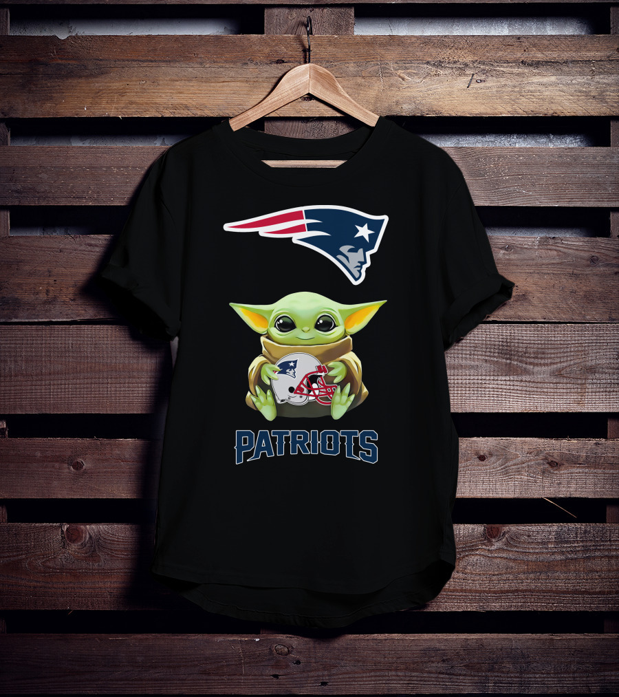 Star Wars Baby Yoda New England Patriots Logo And Helmet Hug Patriots T-Shirt