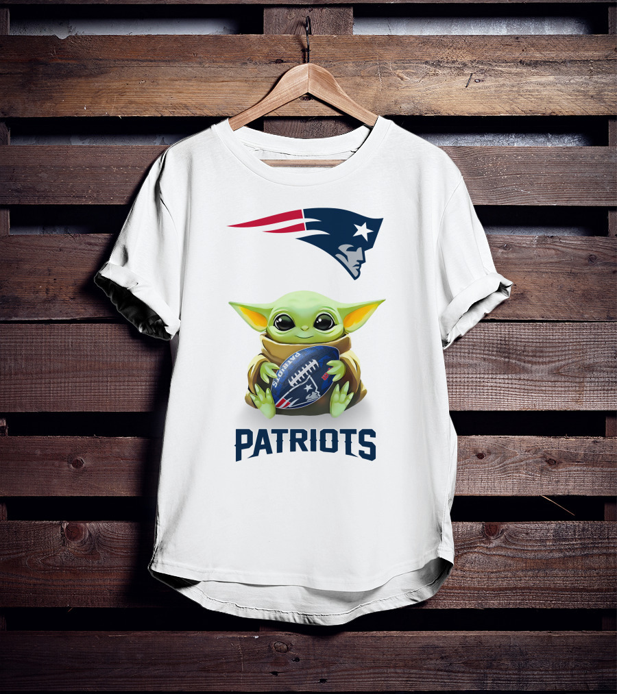 Baby Yoda New England Patriots Football Hug T-Shirt