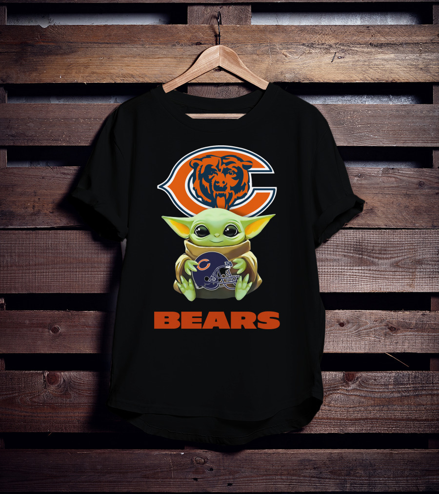 Grogu Holding Chicago Bears Helmet With Bears T-Shirt