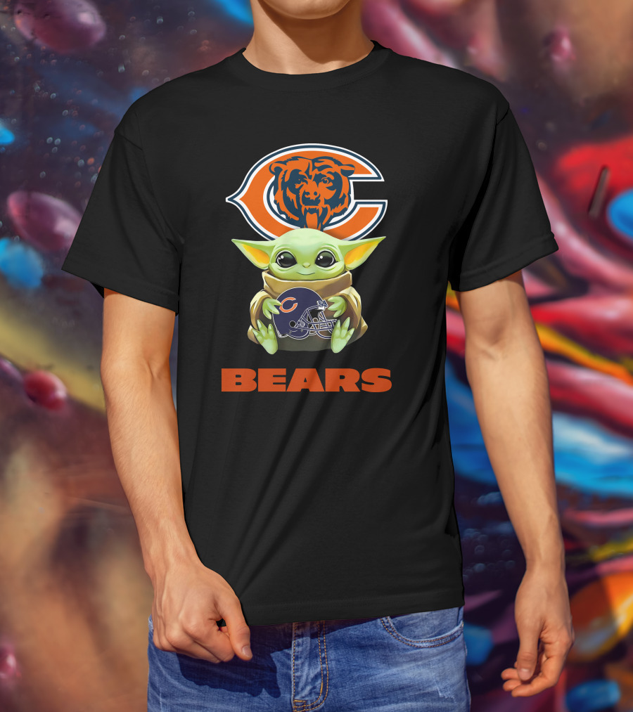 Grogu Holding Chicago Bears Helmet With Bears T-Shirt