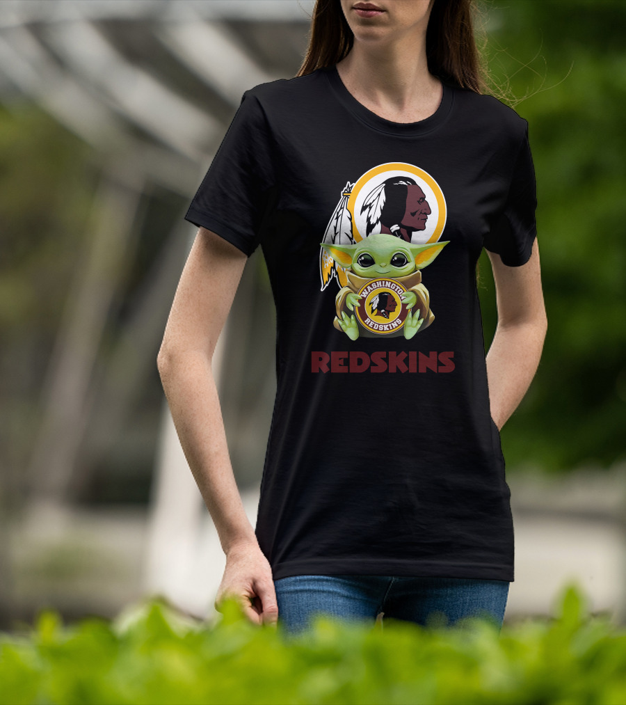 Washington Redskins Grogu Hug Iconic Star Wars Mandalorian Crossover Black T-Shirt
