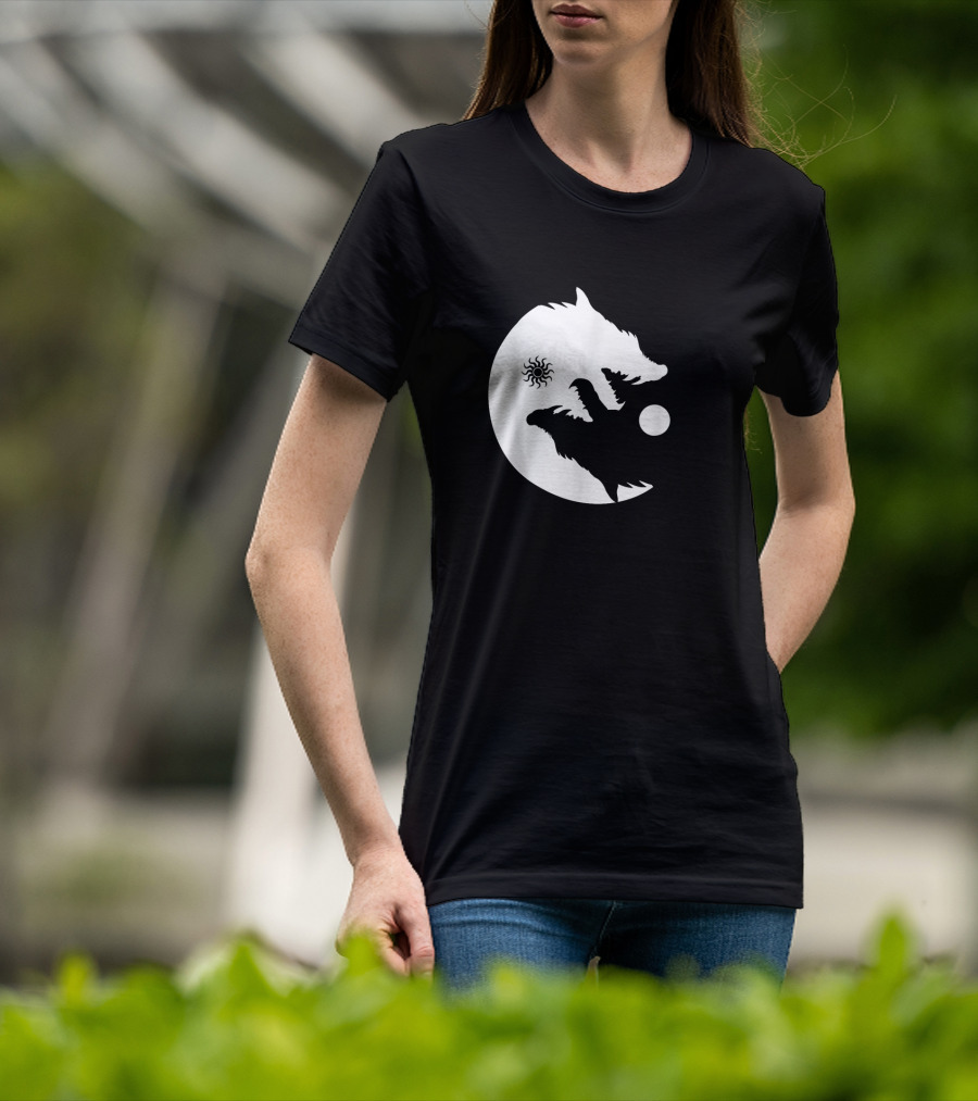 Wolf Yin Yang Sun Moon Vintage Harmony Balance Life Symbolism T-Shirt