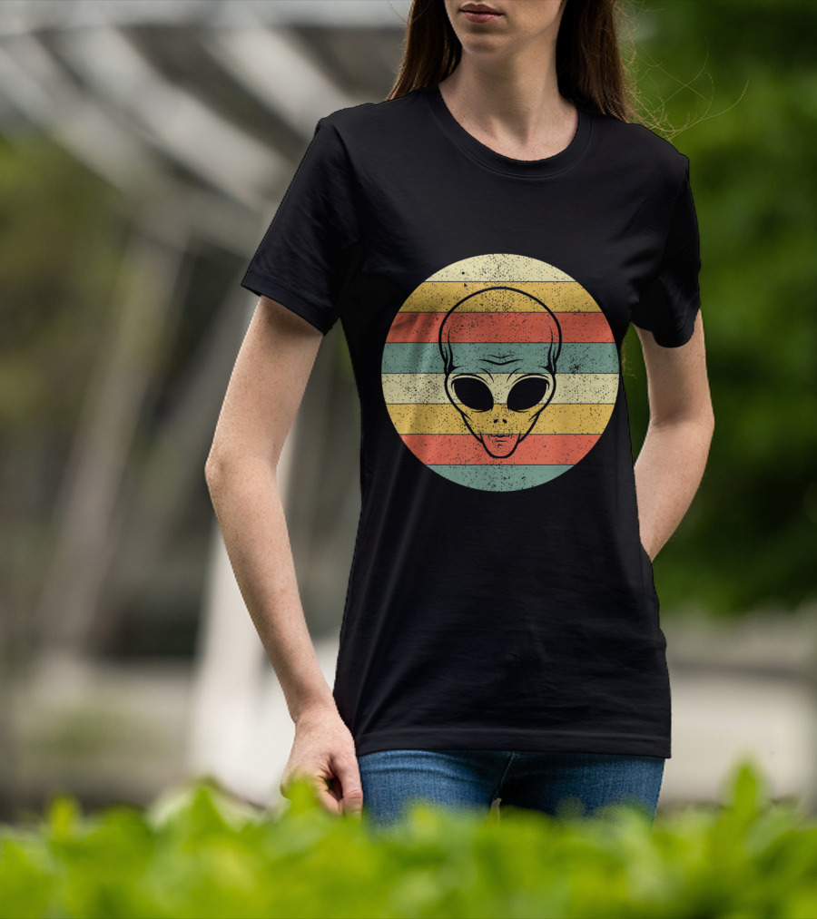 Vintage Distressed Alien Halloween Space Lover Retro Stripes T-Shirt