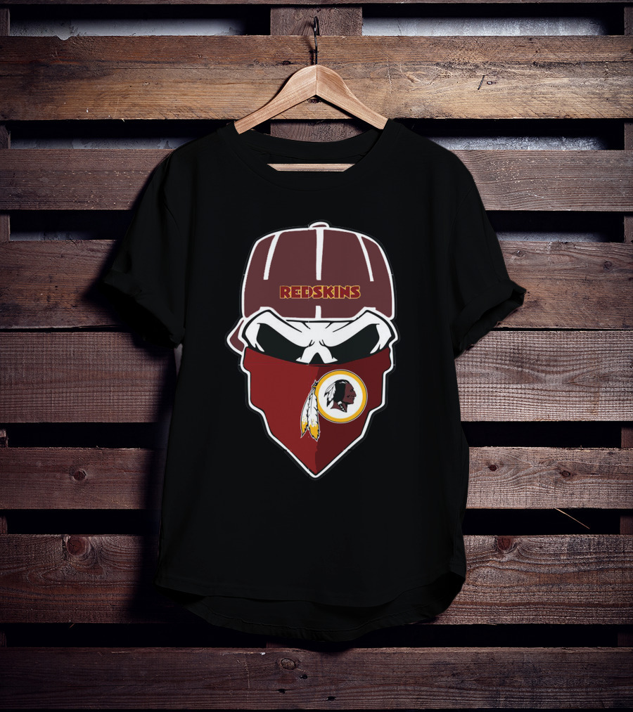 Redskins 06 Skull Bandana With Logo And Red Hat T-Shirt