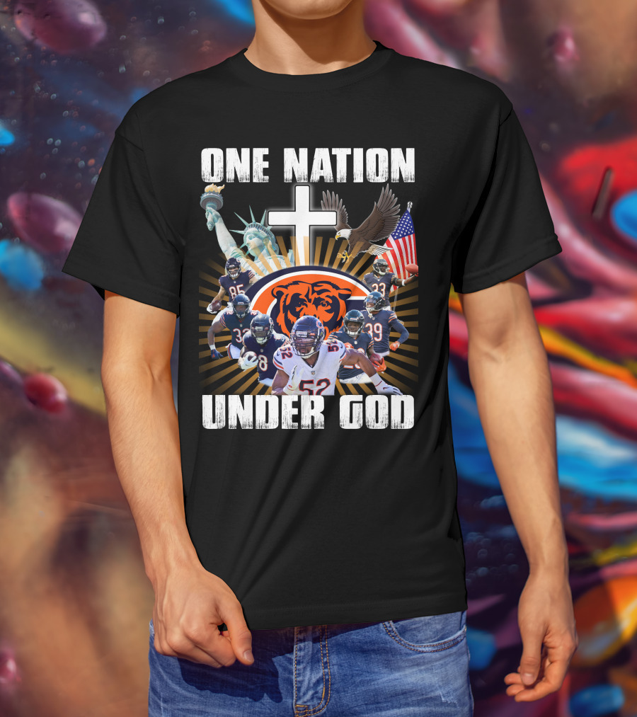 Chicago Bears One Nation Under God Statue Of Liberty American Flag Cross Football Players T-Shirt