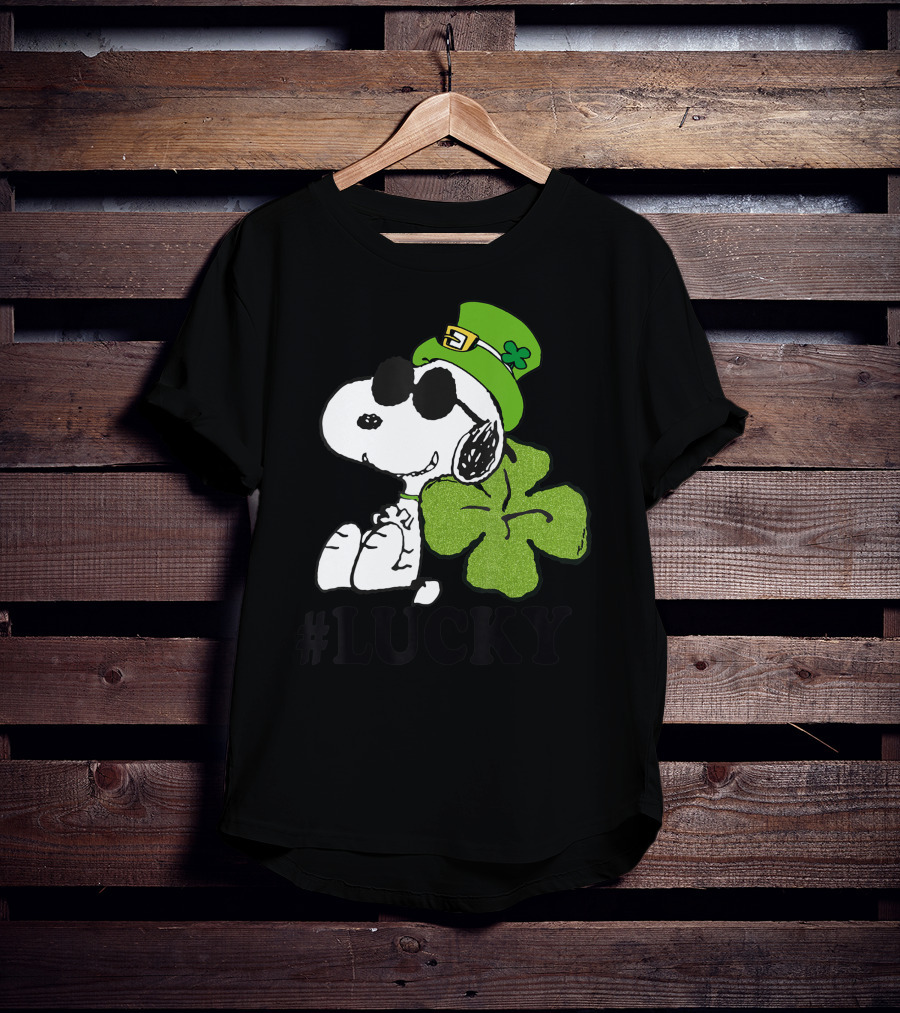 Peanuts Snoopy St. Patrick's Day Lucky Clover Hat T-Shirt