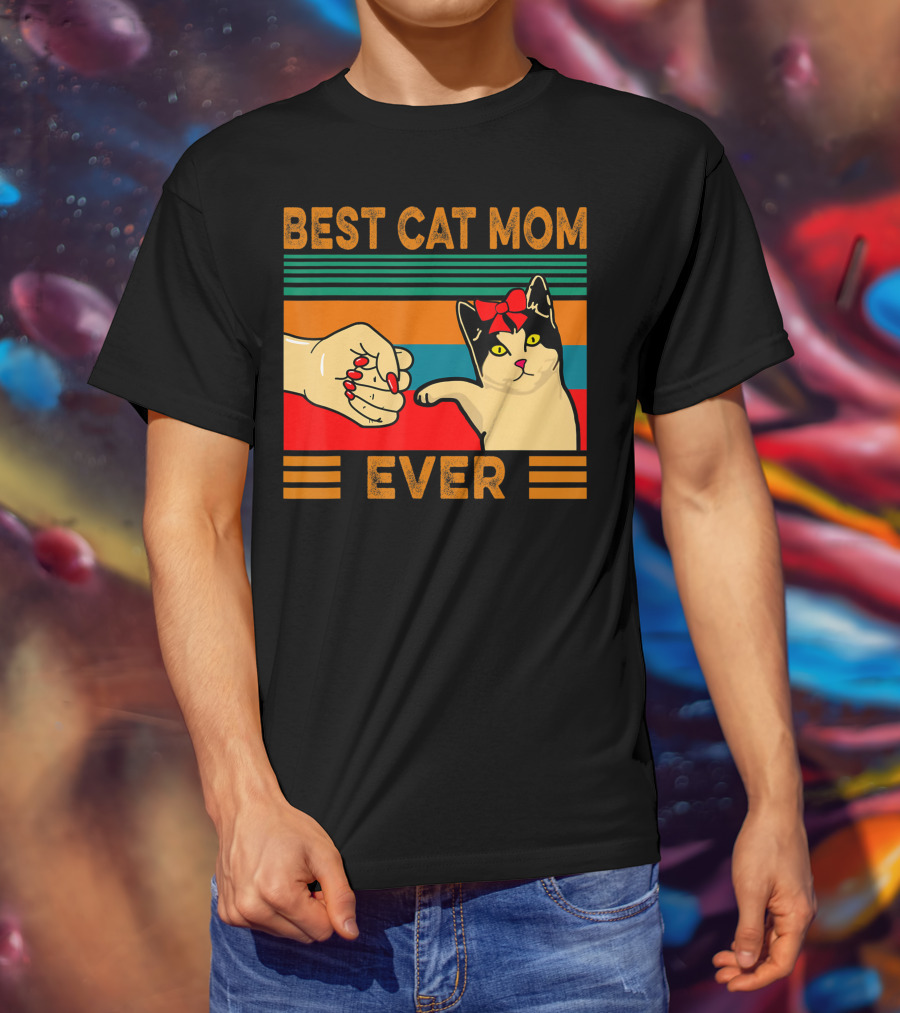 Best Cat Mom Ever Vintage Retro Cat Fist Bump T-Shirt