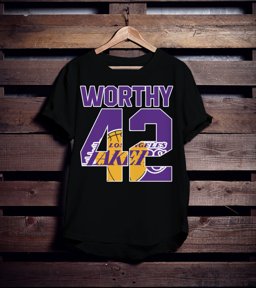 Worthy 42 Los Angeles Lakers Basketball T-Shirt