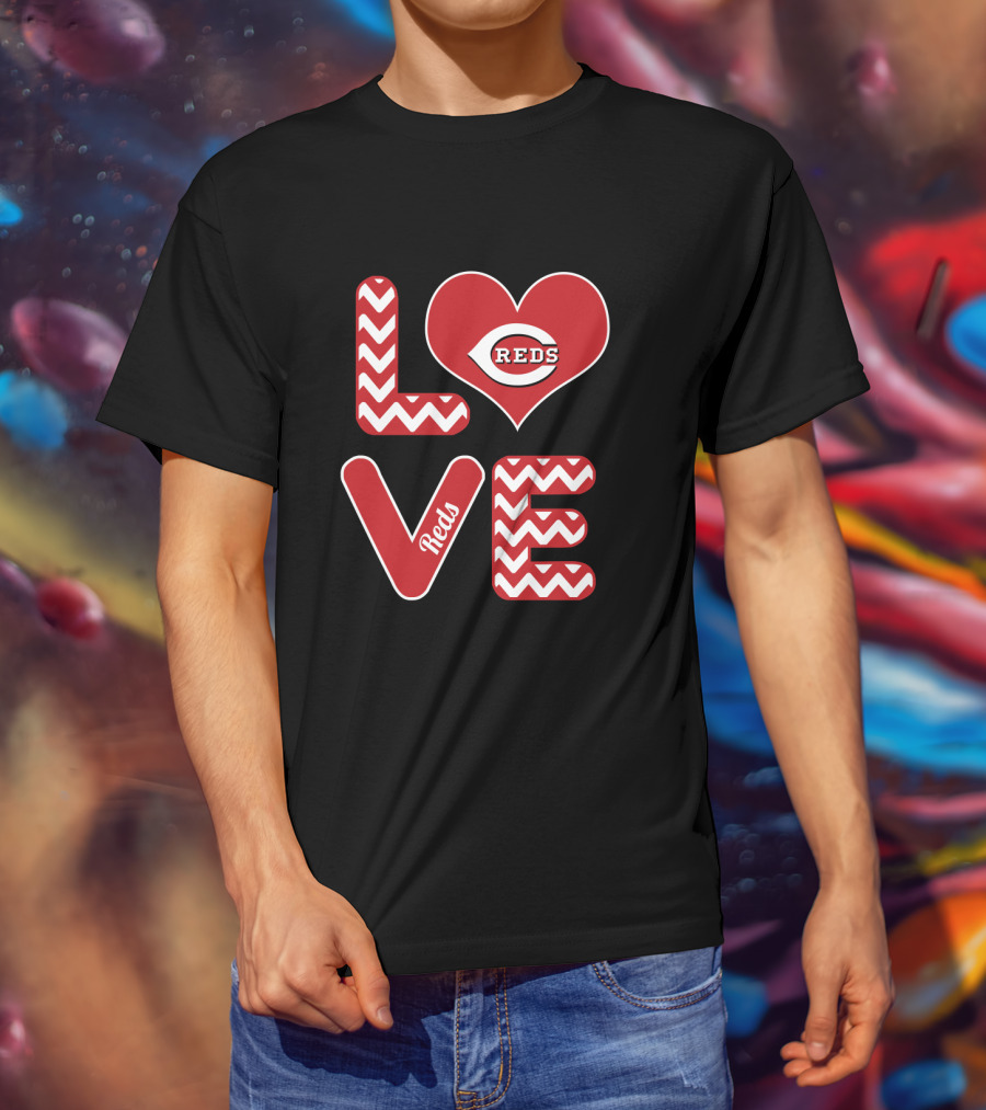 Love Cincinnati Reds Heart Logo Chevron Pattern Fans Baseball T-Shirt