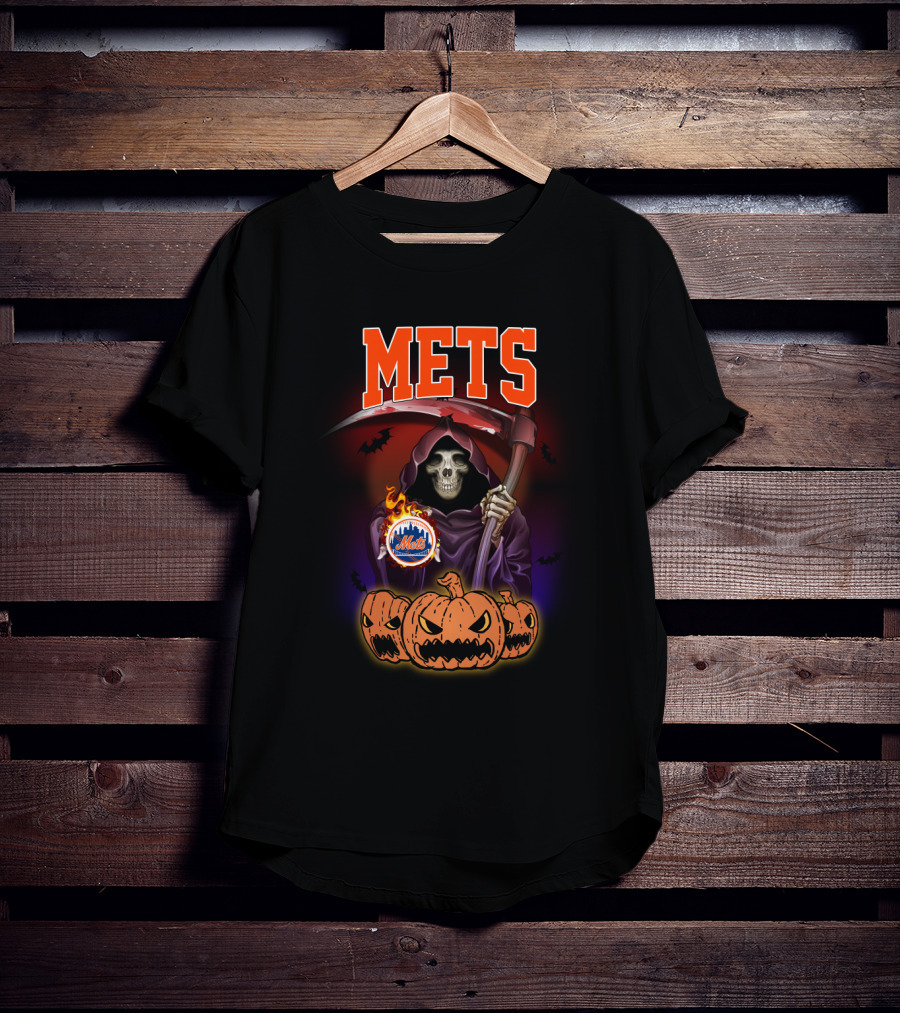 Mets Reaper Holding Flaming New York Logo Surrounded By Scary Pumpkins T-Shirt