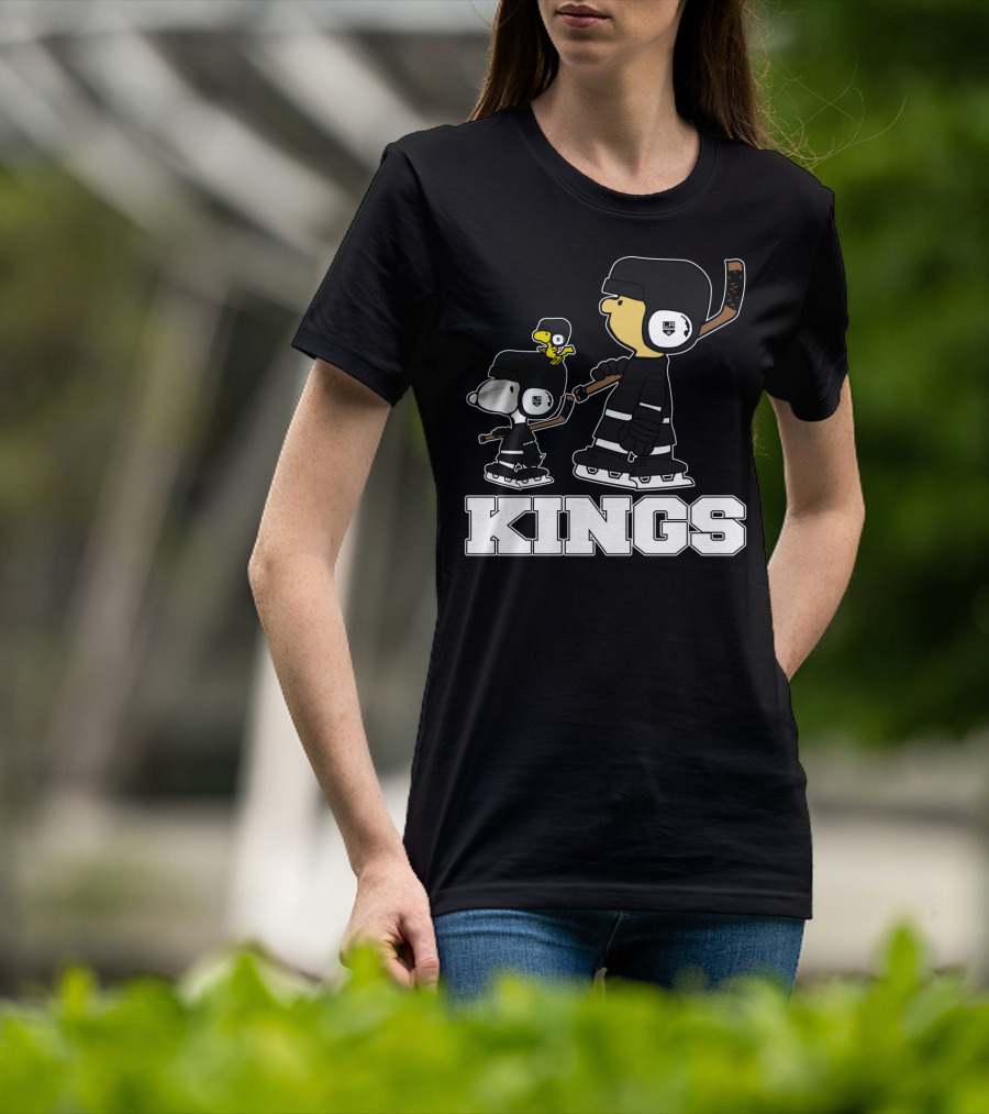Snoopy Woodstock And Los Angeles Kings Hockey Fans Ice Skating T-Shirt