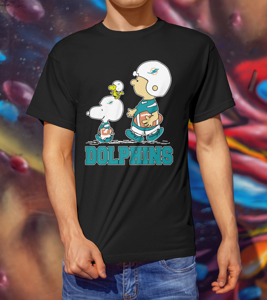 Snoopy Woodstock Charlie Brown Miami Dolphins Football Fans T-Shirt