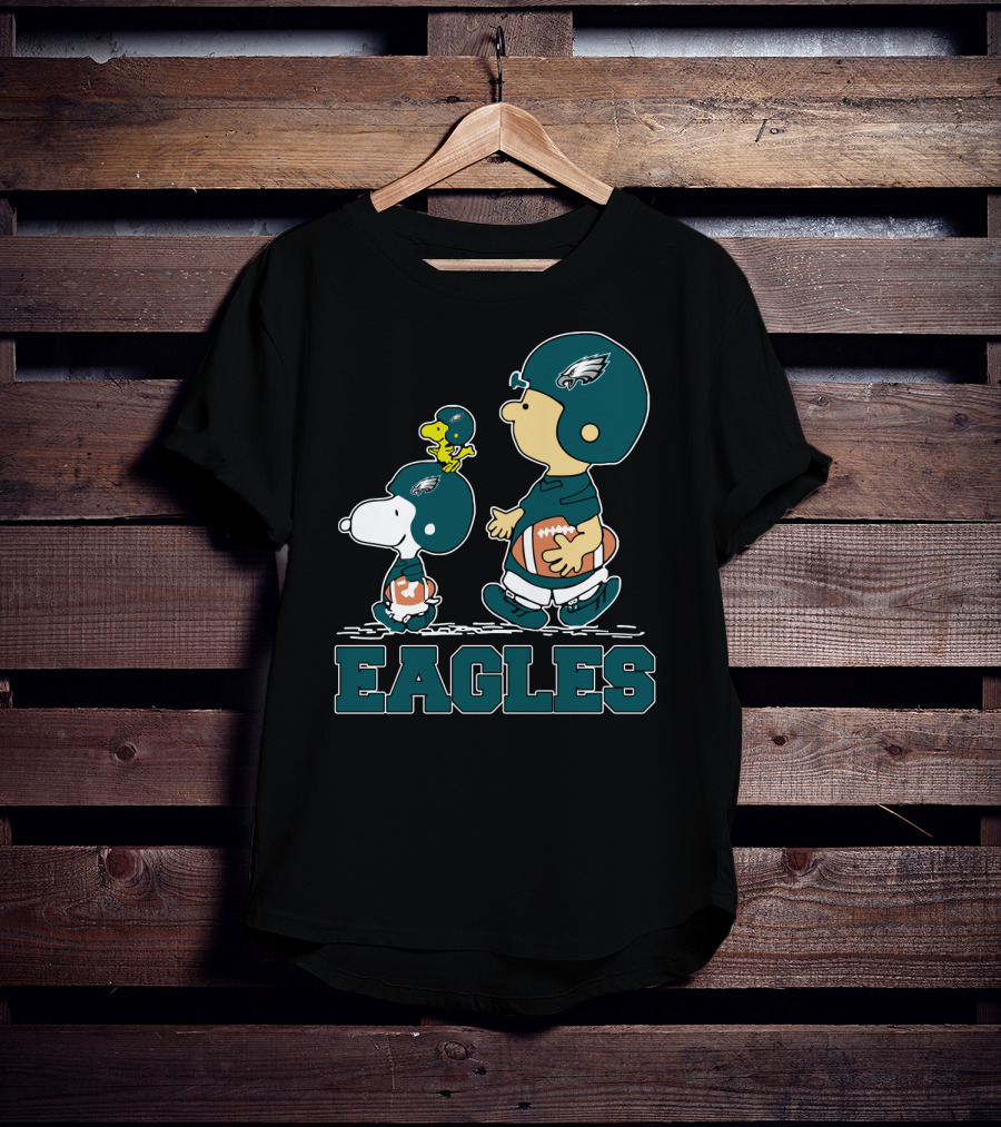 Snoopy Woodstock And Charlie Brown Philadelphia Eagles Football Fans T-Shirt