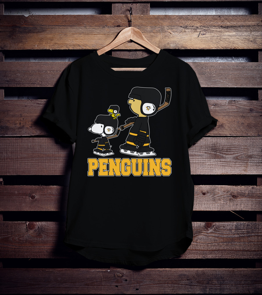 Snoopy And Woodstock With Pittsburgh Penguins Hockey Gear T-Shirt