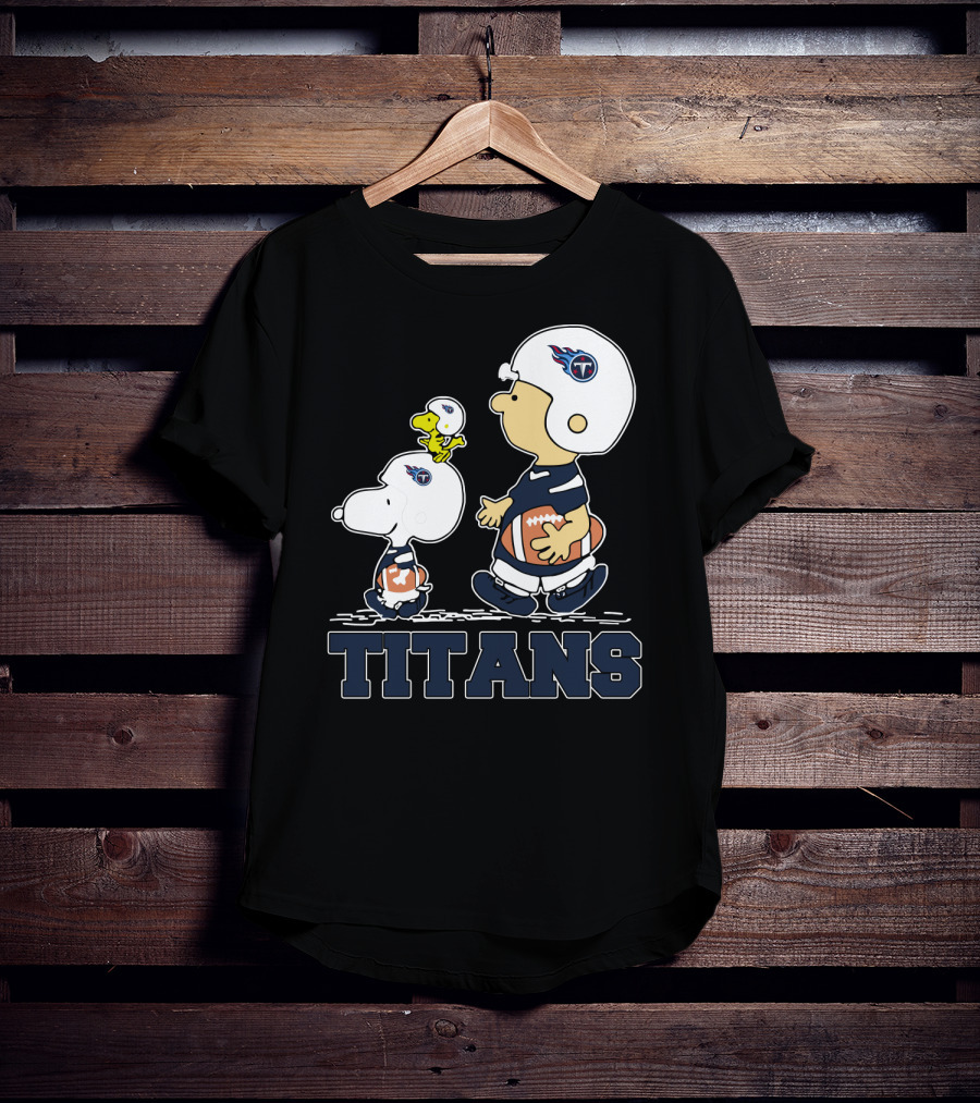 Snoopy And Woodstock Tennessee Titans Football Fans T-Shirt