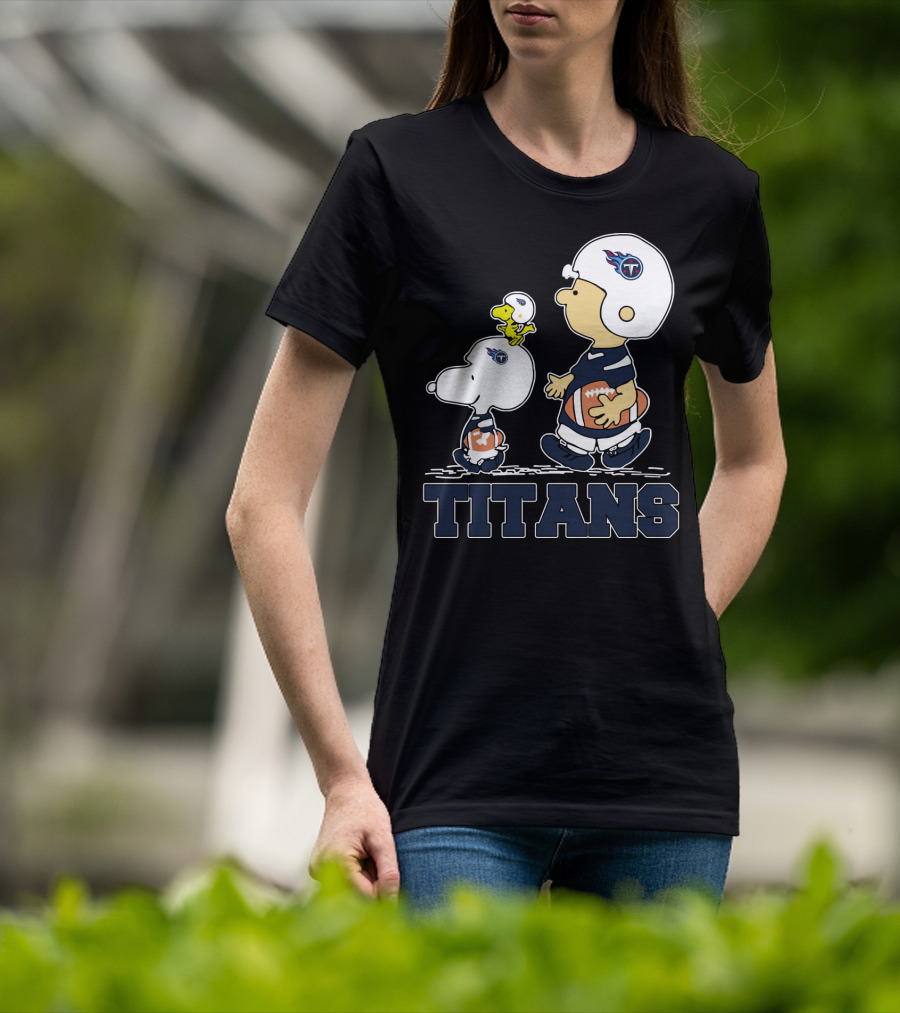 Snoopy And Woodstock Tennessee Titans Football Fans T-Shirt