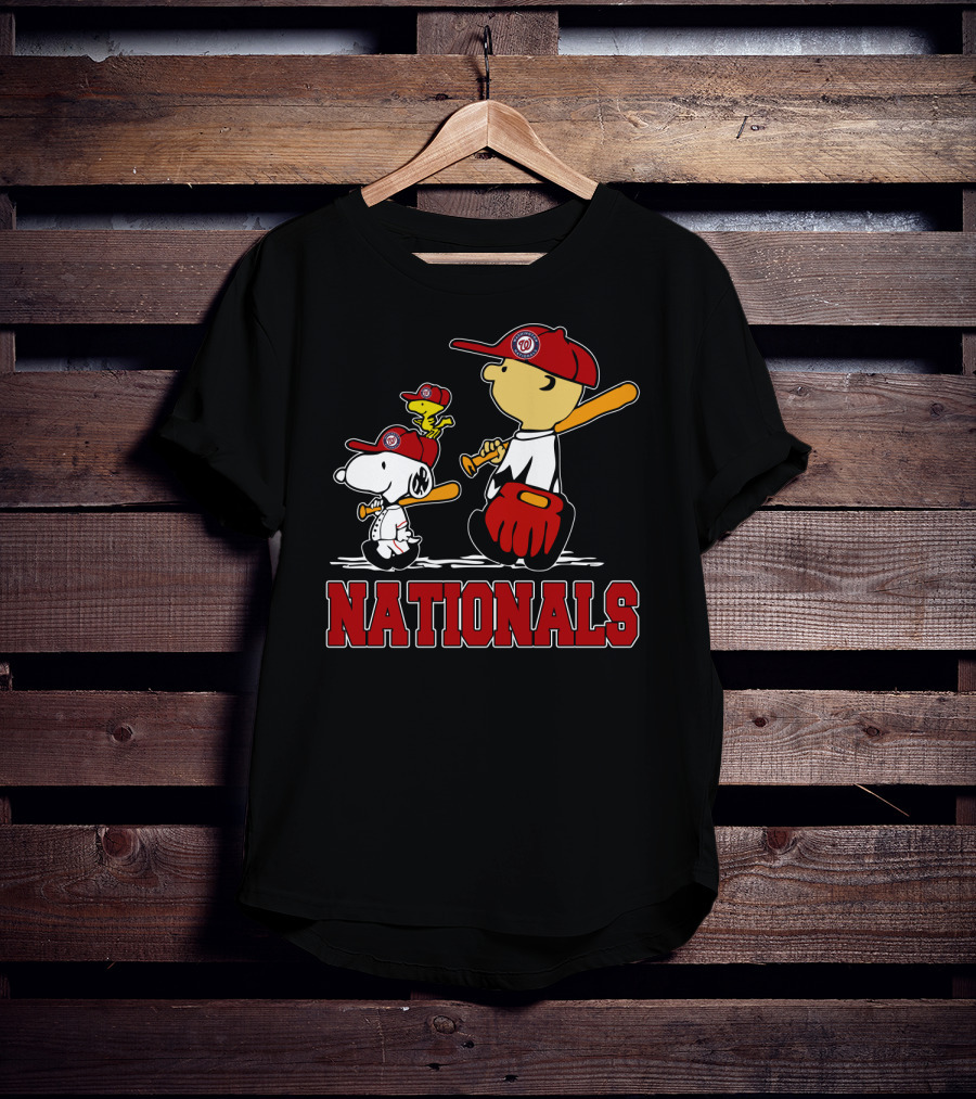 Snoopy And Peanuts Characters With Washington Nationals Baseball Fans T-Shirt