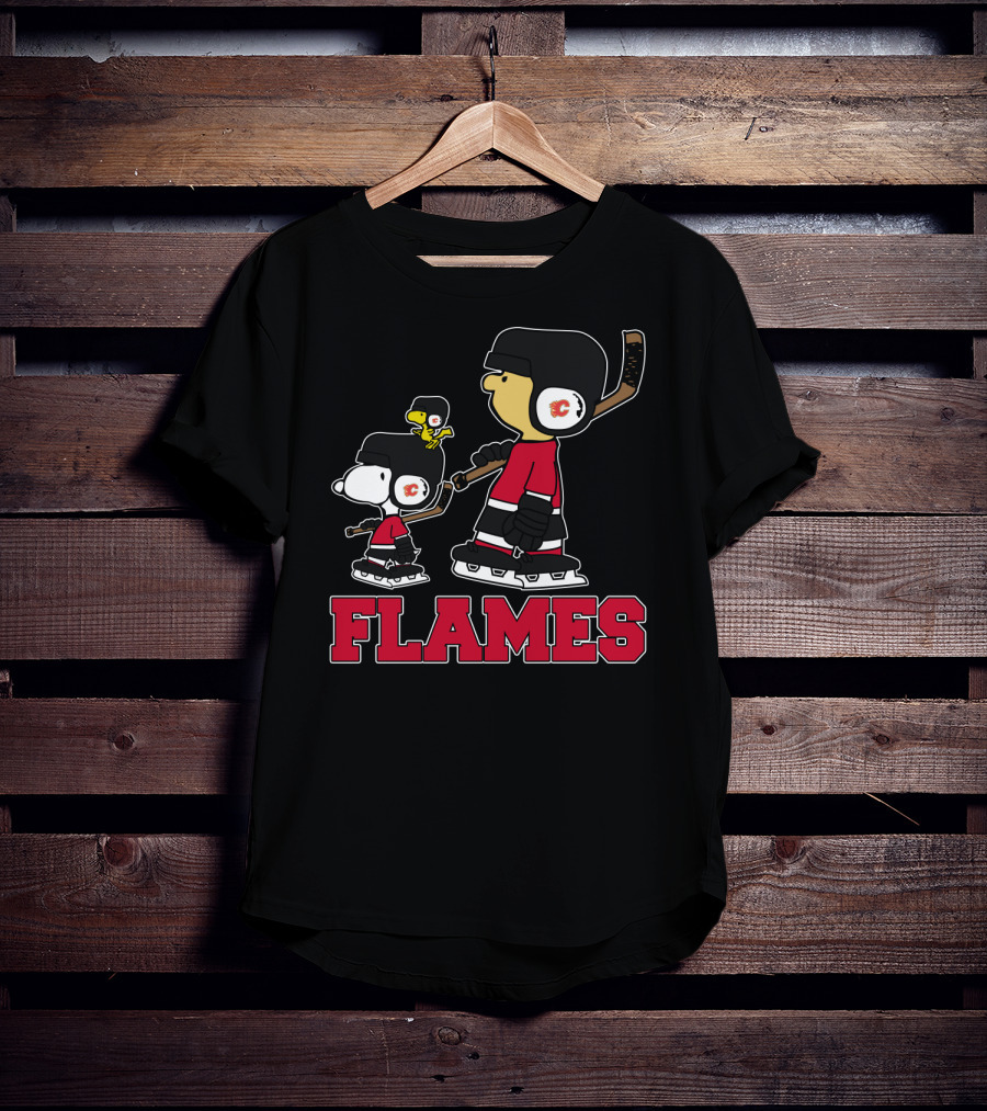Snoopy And Woodstock With Calgary Flames Hockey Players T-Shirt