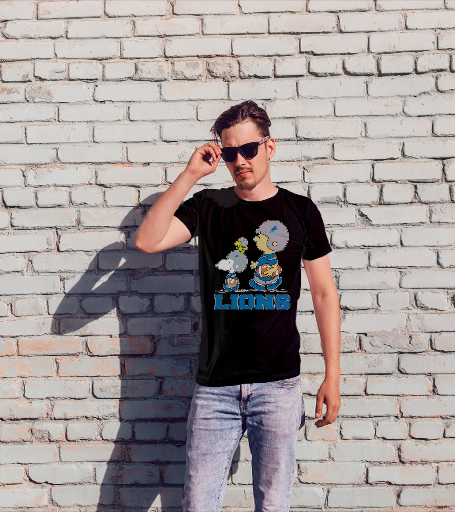 Snoopy And Woodstock With Detroit Lions Football Fans T-Shirt