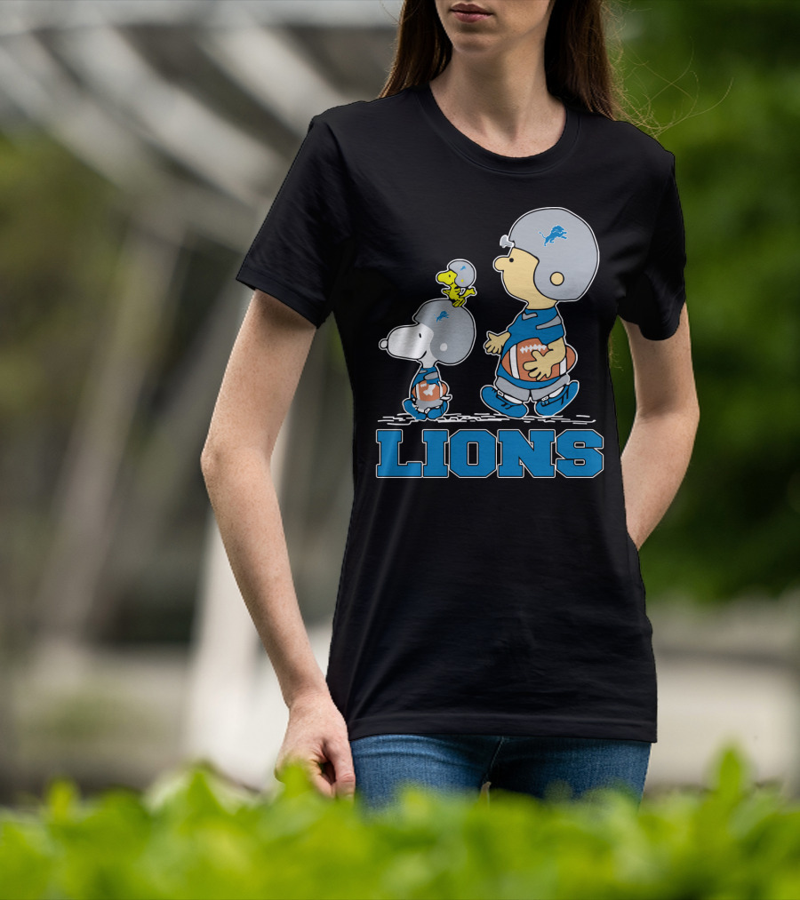 Snoopy And Woodstock With Detroit Lions Football Fans T-Shirt