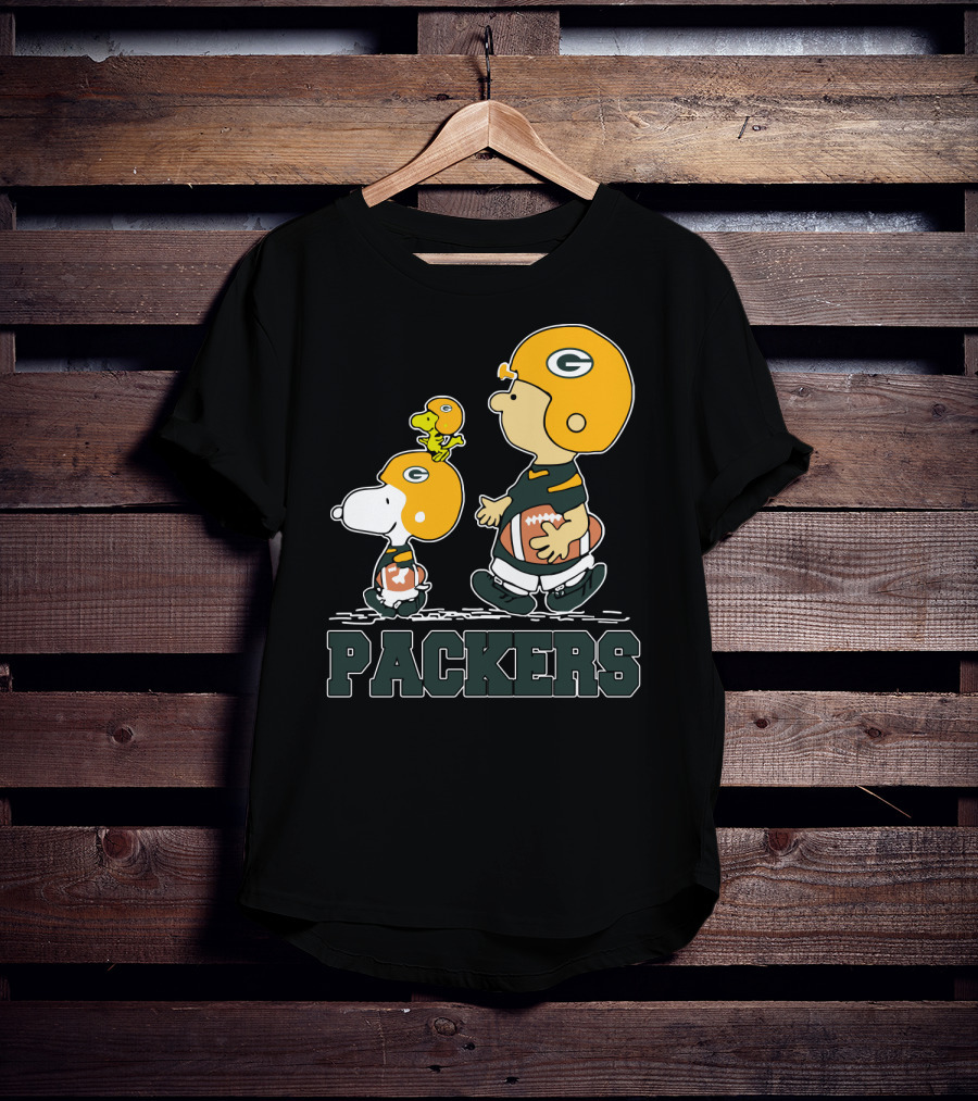 Snoopy Packers Fans Football With Woodstock And Charlie Brown T-Shirt
