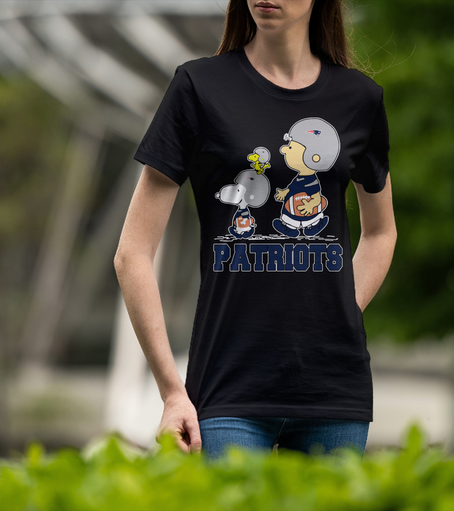 Snoopy And Woodstock With New England Patriots Football Theme T-Shirt