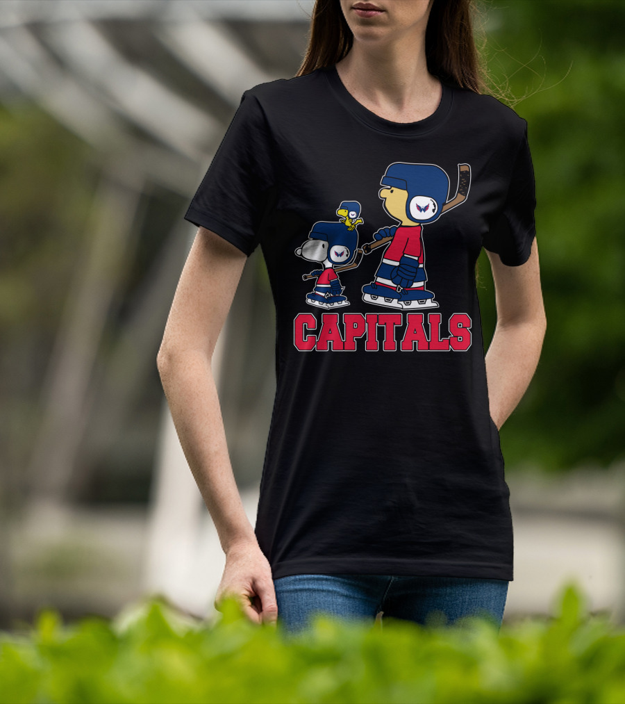 Snoopy Caps Hockey Fans Washington Capitals T-Shirt