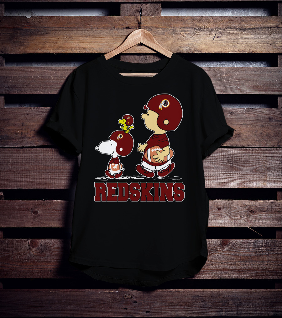 Snoopy And Woodstock Washington Redskins Football Fans T-Shirt
