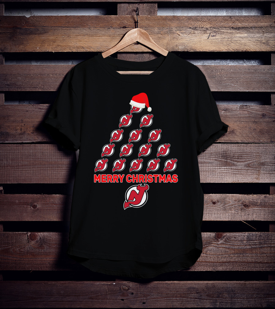 New Jersey Devils Christmas Tree With Santa Hat And Merry Christmas Message T-Shirt