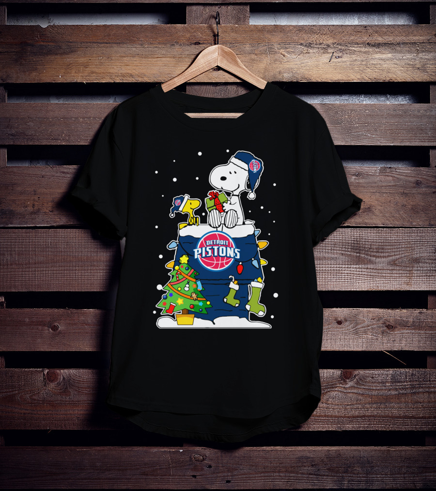 Detroit Pistons Snoopy Christmas Peanuts T-Shirt