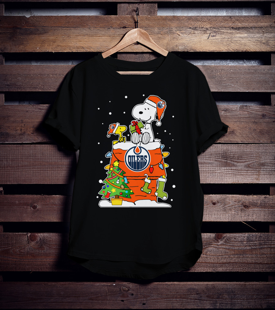 Edmonton Oilers Snoopy Christmas Scene T-Shirt