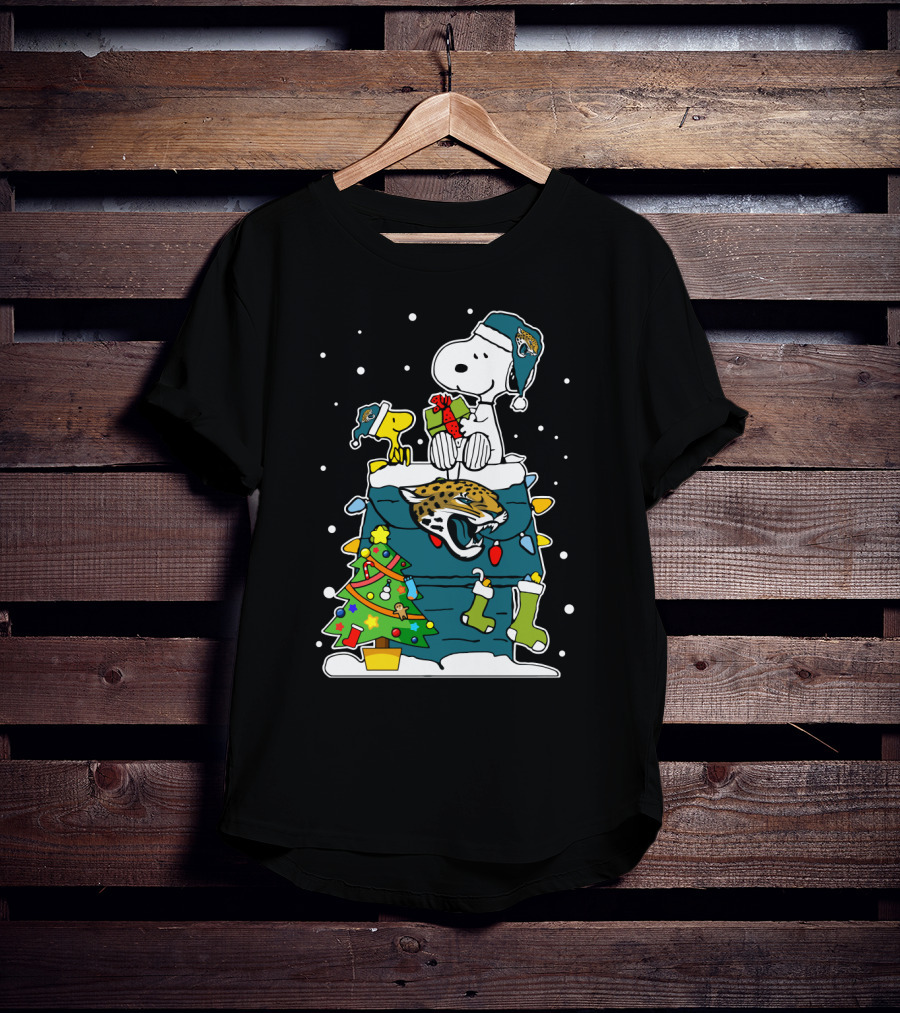 Jacksonville Jaguars Snoopy Christmas Peanuts Fan Holiday T-Shirt