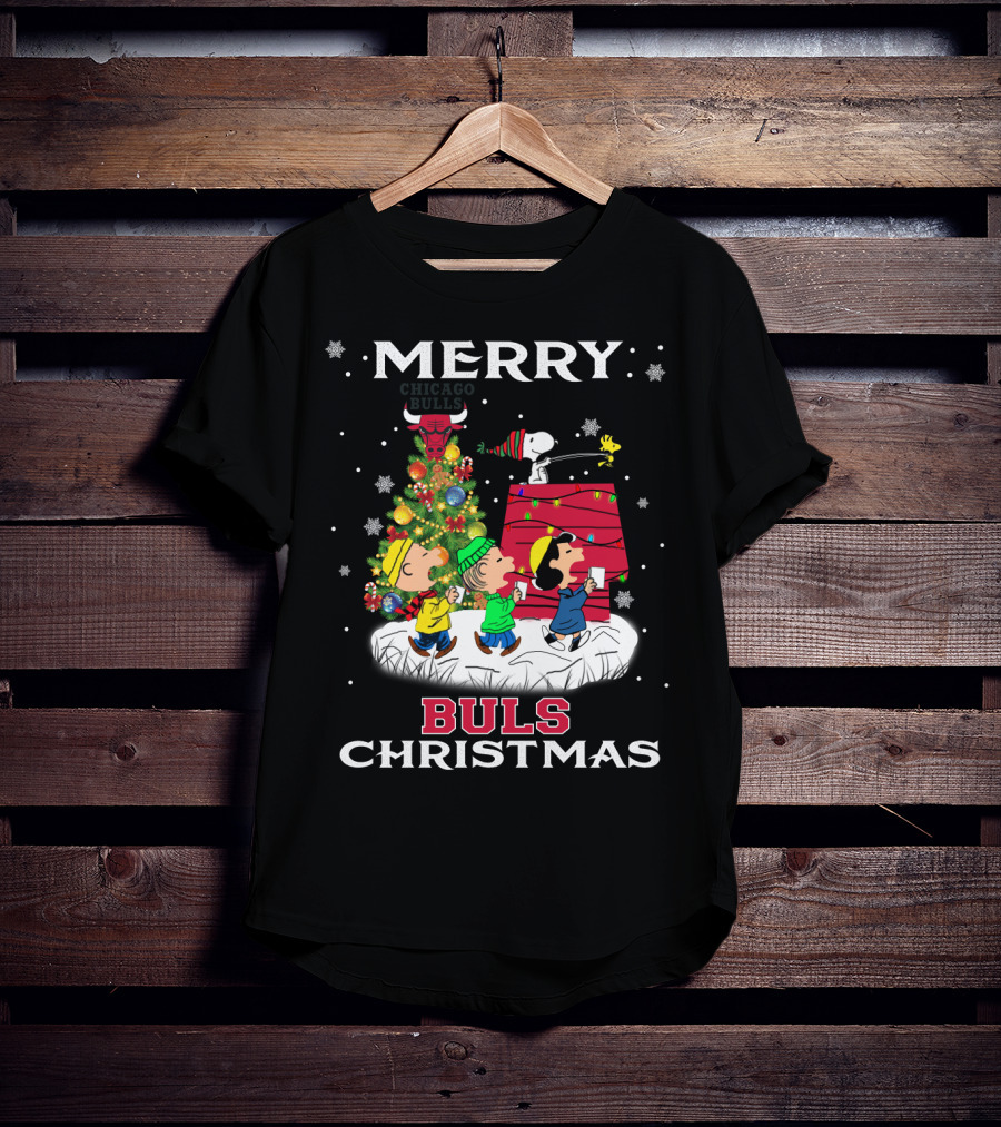 Merry Bulls Christmas With Snoopy And Friends T-Shirt