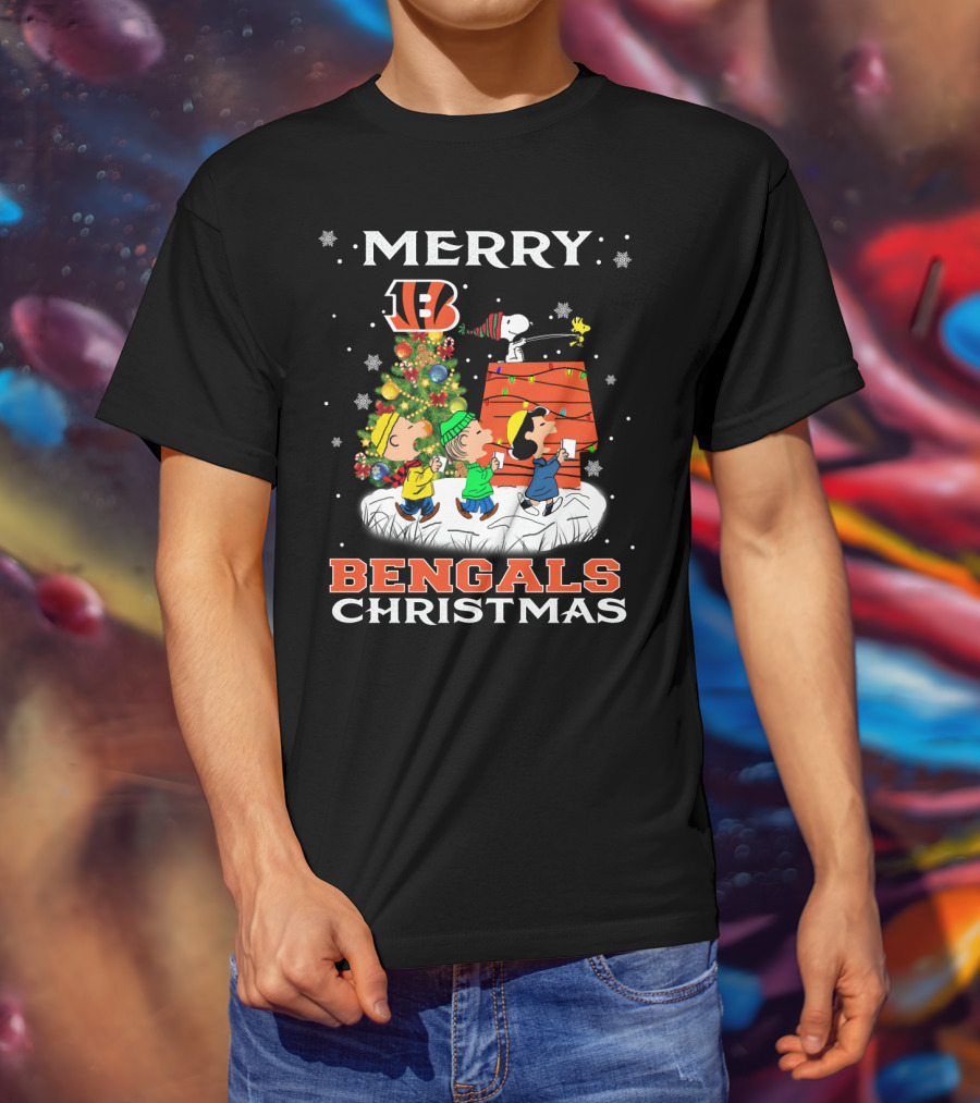 Merry Cincinnati Bengals Christmas Snoopy Woodstock Charlie Brown Linus Lucy T-Shirt