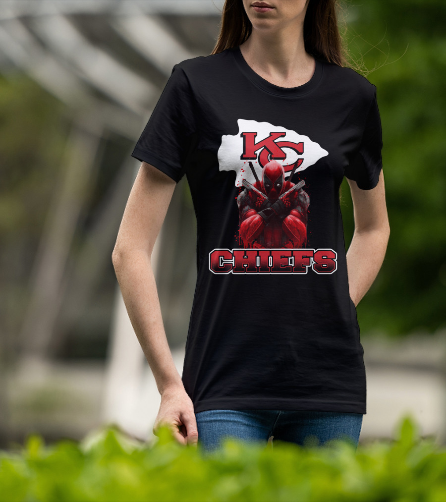 Kansas City Chiefs Deadpool Crossover Fan T-Shirt