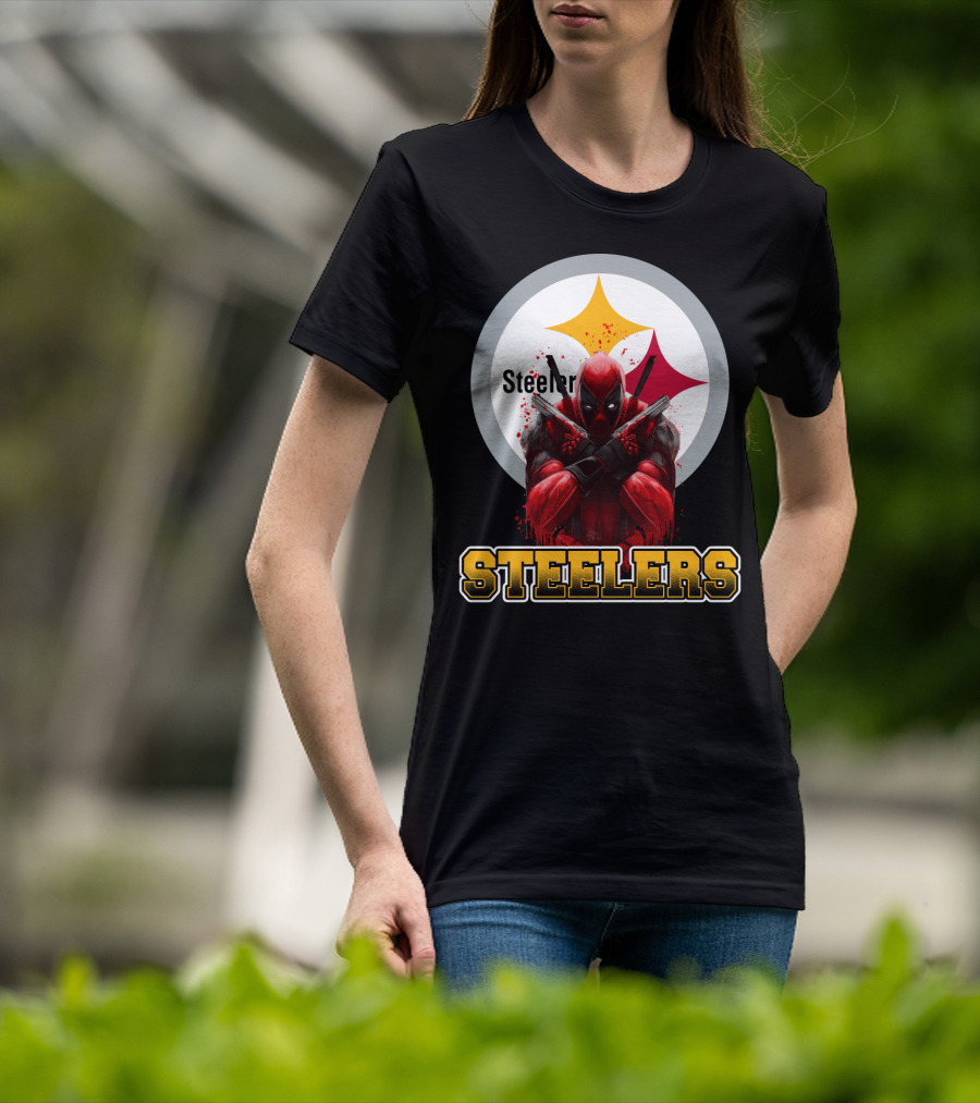 Steelers Deadpool Crossover With Pittsburgh Steelers Logo And Character Pose T-Shirt