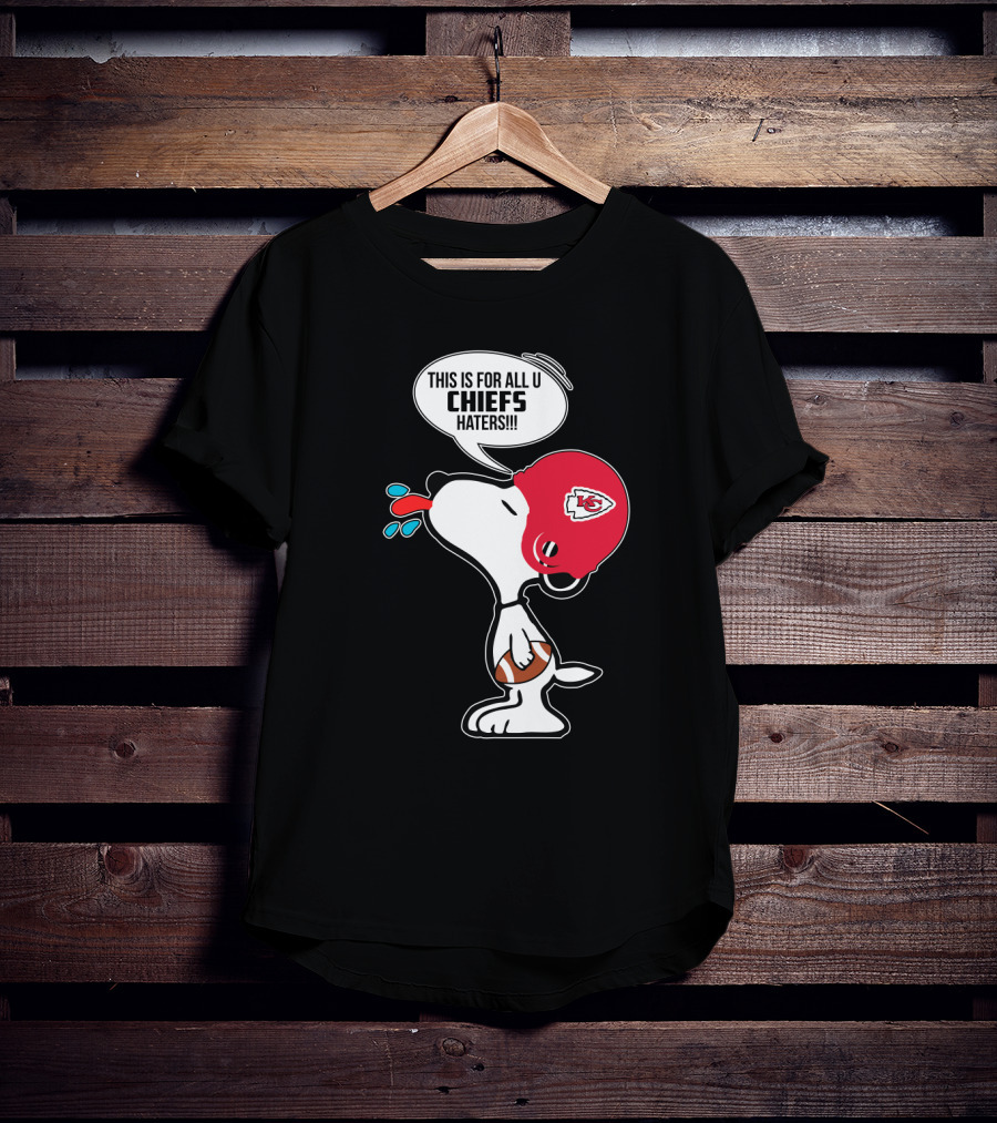 Snoopy Kansas City Chiefs Helmet Football Haters Speech Bubble T-Shirt