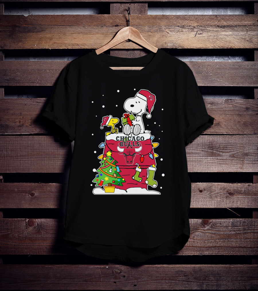 Chicago Bulls Christmas Snoopy With Woodstock And Presents T-Shirt