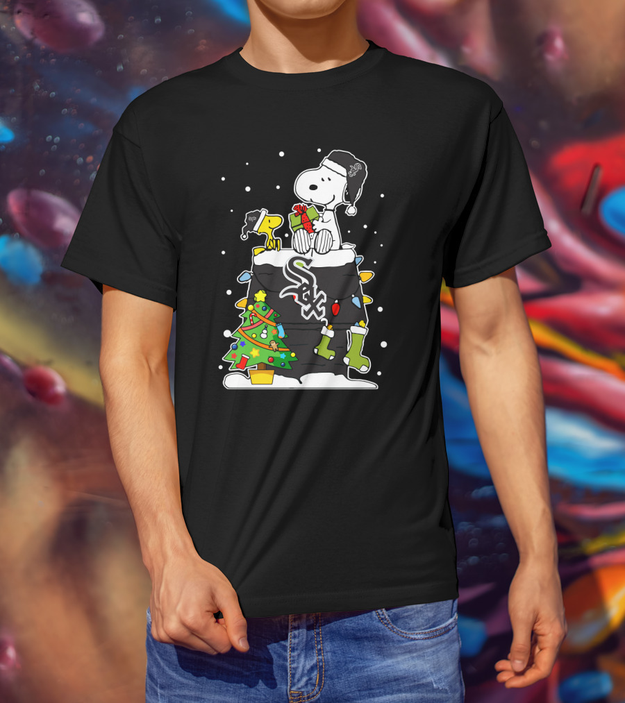 Chicago White Sox Snoopy Christmas Chimney Scene T-Shirt