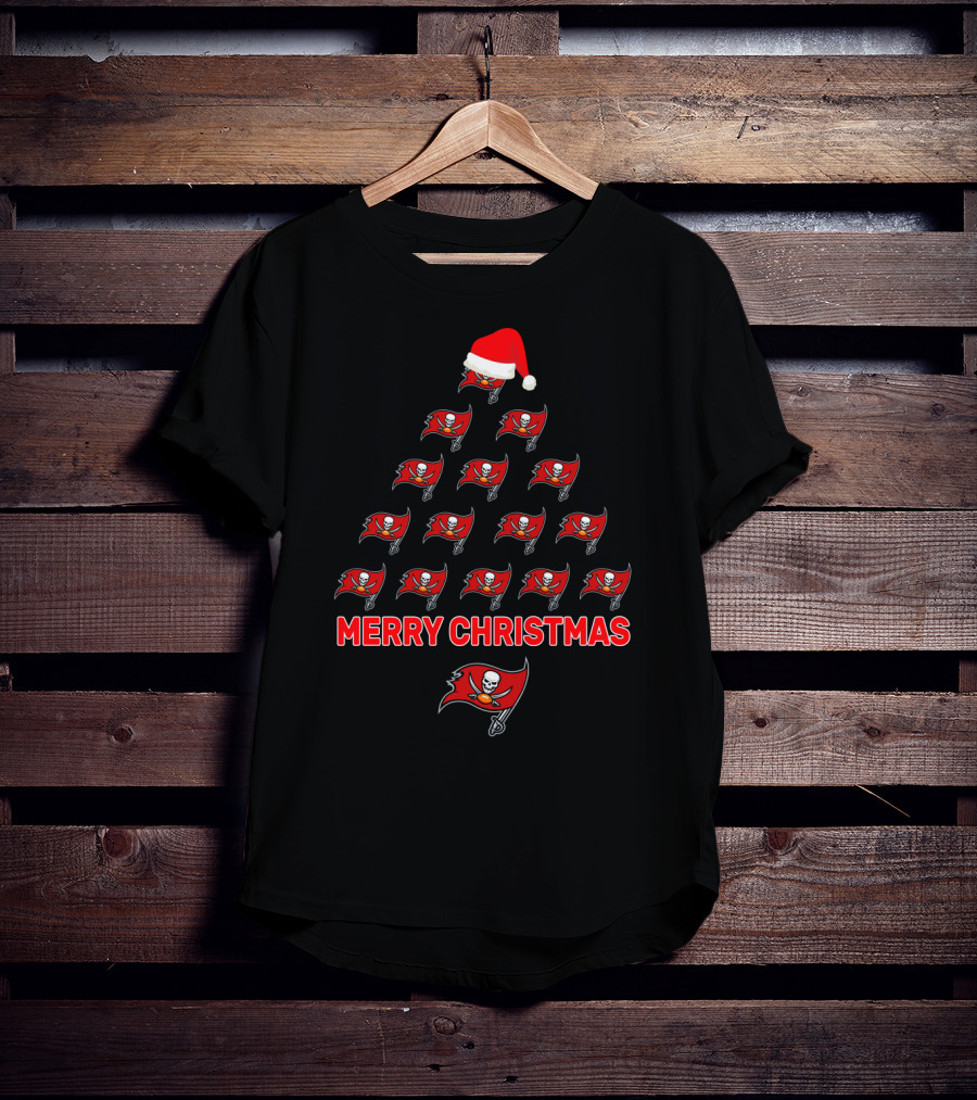 Merry Christmas Tampa Bay Buccaneers Flag Tree With Santa Hat T-Shirt