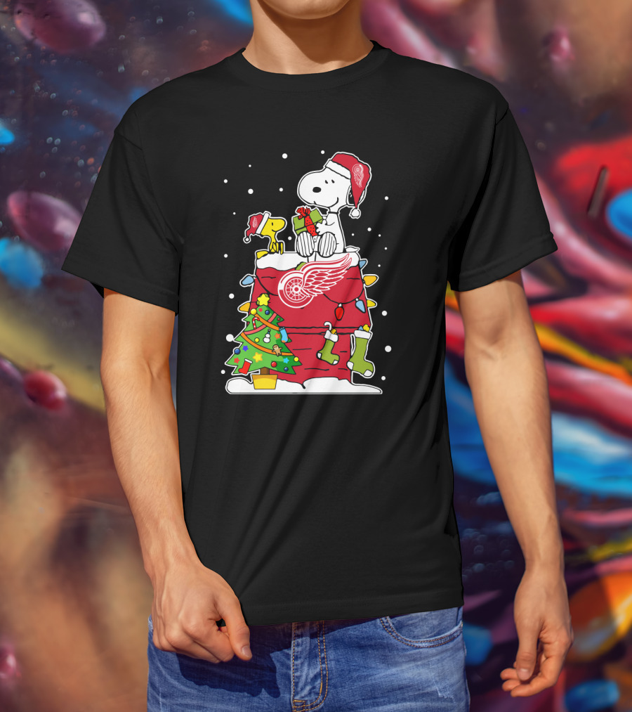 Detroit Red Wings Snoopy And Woodstock Christmas Scene T-Shirt