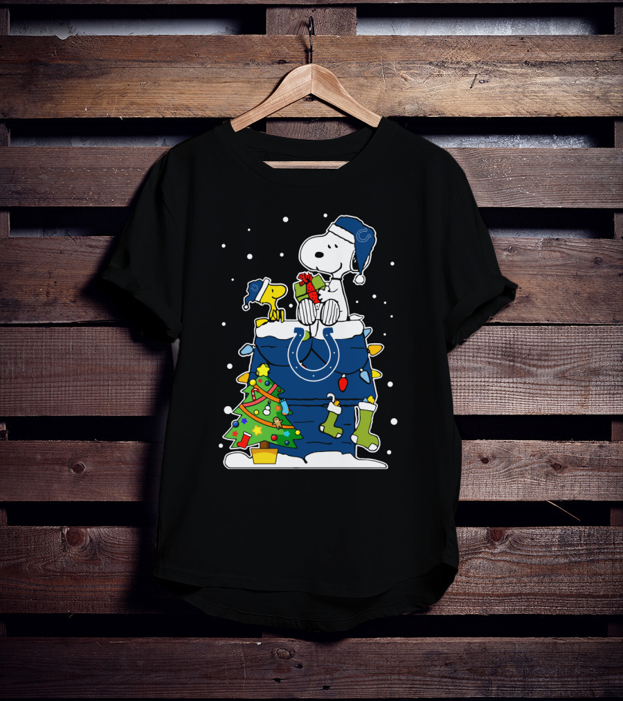 Indianapolis Colts Christmas Snoopy And Woodstock Gift Scene T-Shirt