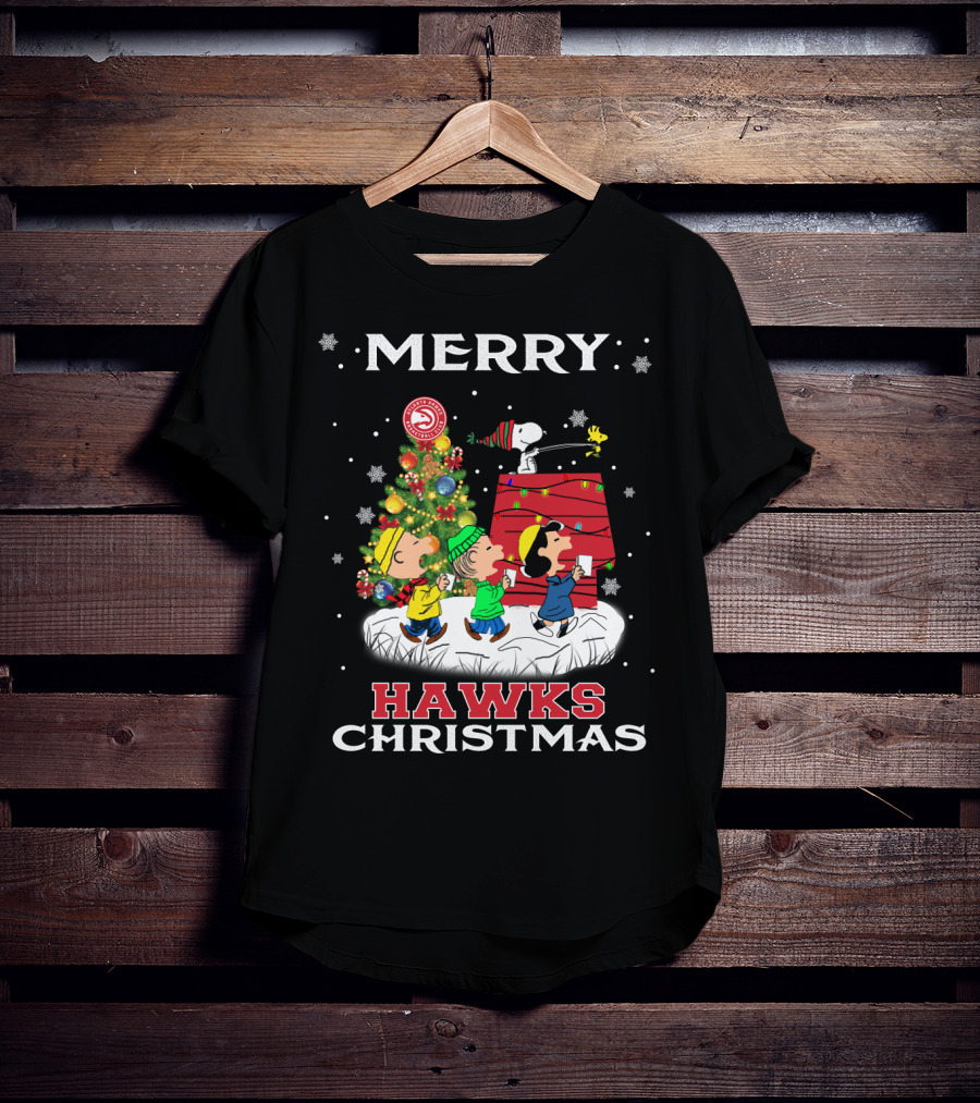 Merry Atlanta Hawks Christmas With Snoopy And Peanuts Holiday Scene T-Shirt