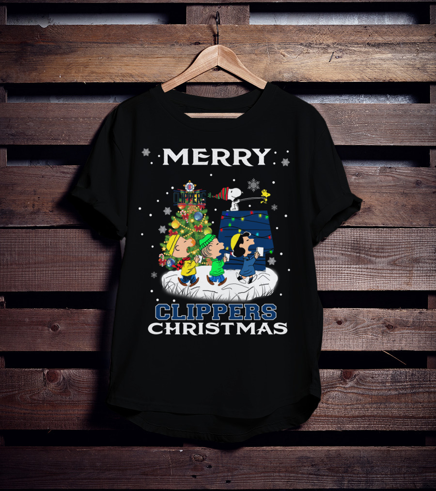 Merry La Clippers Christmas Snoopy Fans Peanuts Festive Scene T-Shirt