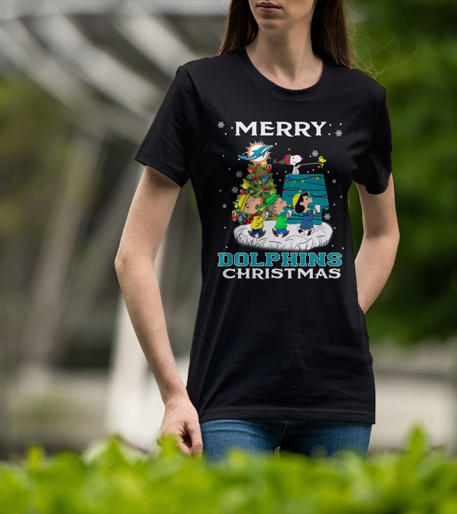 Merry Miami Dolphins Christmas With Snoopy And Woodstock Holiday Scene T-Shirt