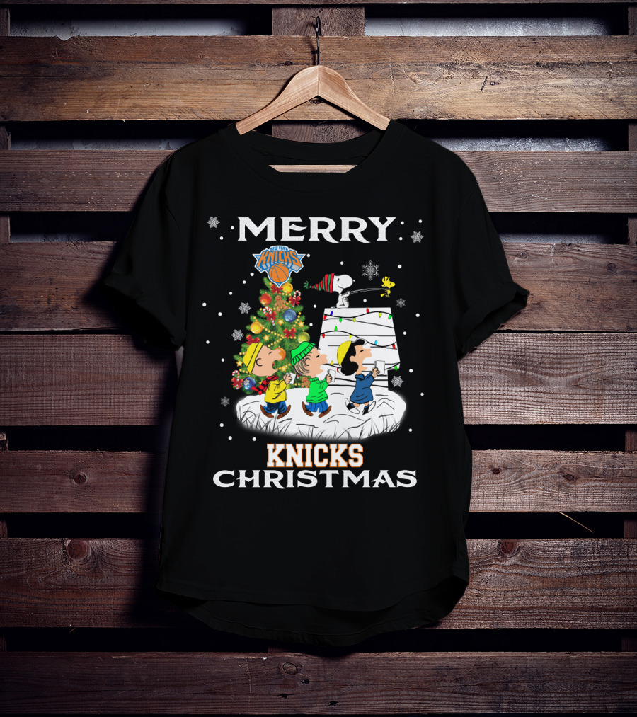 Merry Knicks Christmas New York Snoopy Fans T-Shirt
