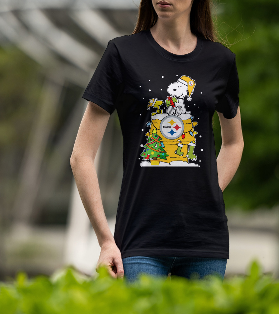 Pittsburgh Steelers Christmas Snoopy And Woodstock House With Holiday Decorations T-Shirt