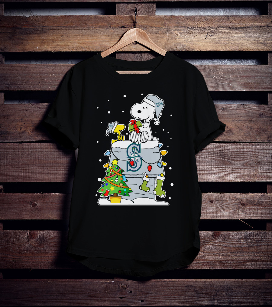 Snoopy And Woodstock Celebrate Christmas On Seattle Mariners Chimney T-Shirt