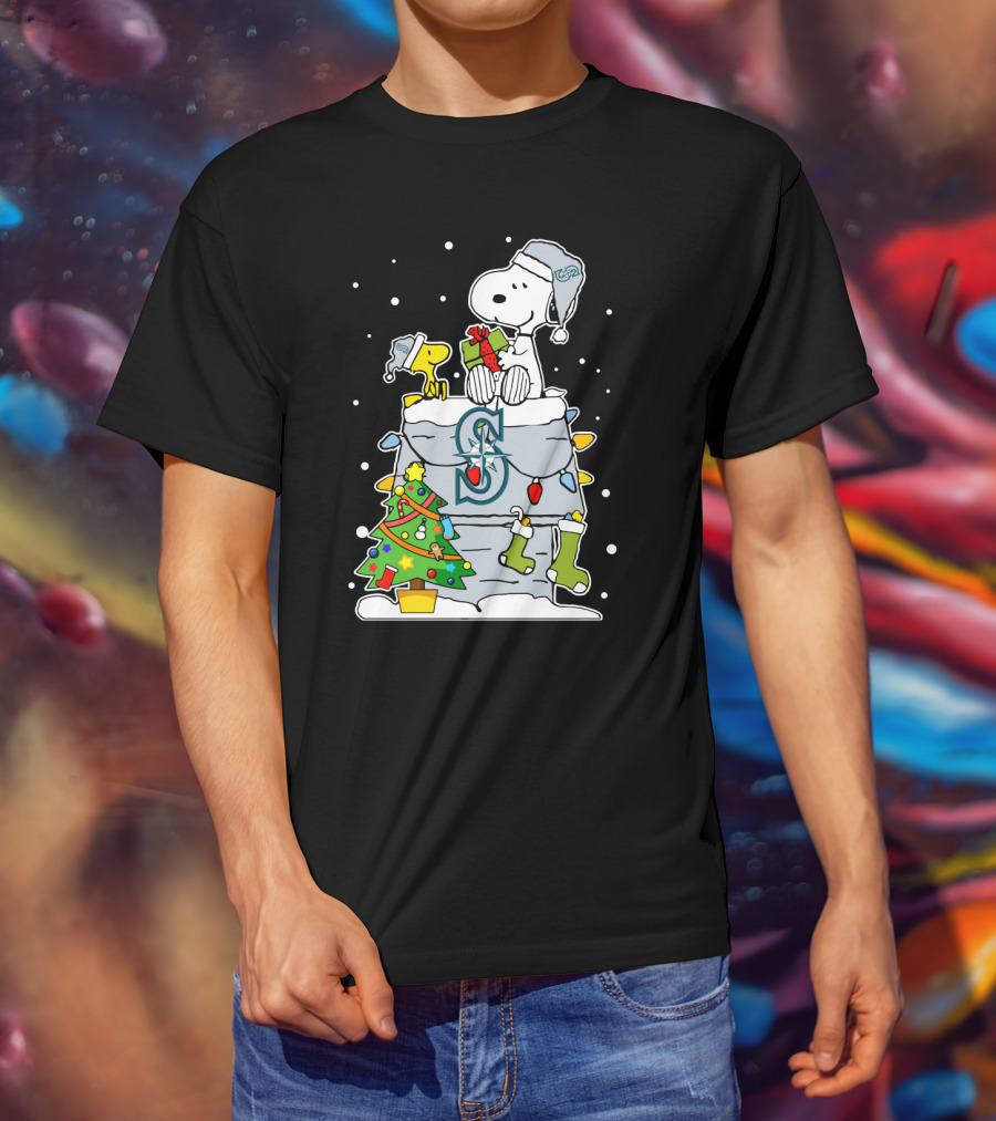 Snoopy And Woodstock Celebrate Christmas On Seattle Mariners Chimney T-Shirt